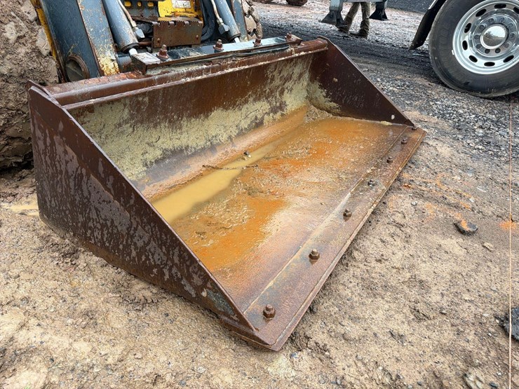 deere-326e-image-13