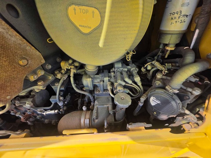 komatsu-d65-image-23