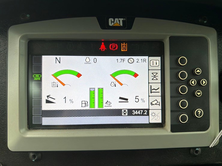 2018-caterpillar-d3k2-lgp-image-25