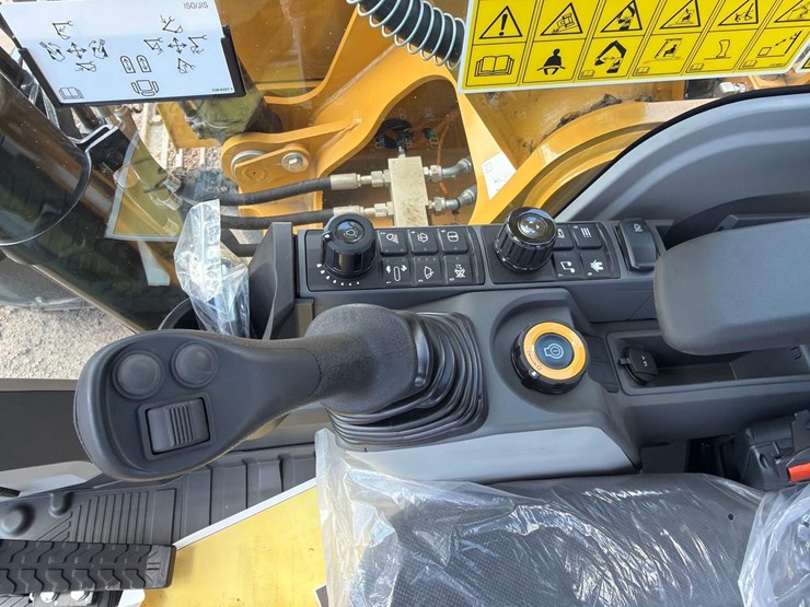caterpillar-317-image-30