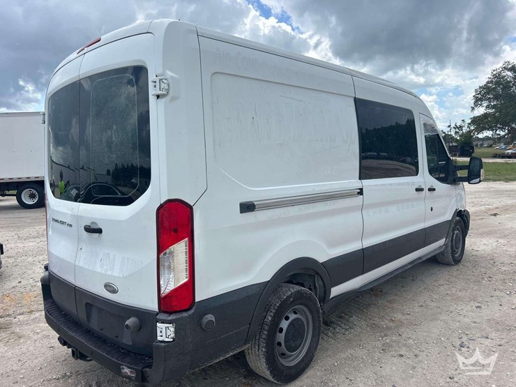 2015-ford-transit-image-3