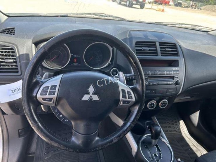 2011-mitsubishi-outlander-image-11