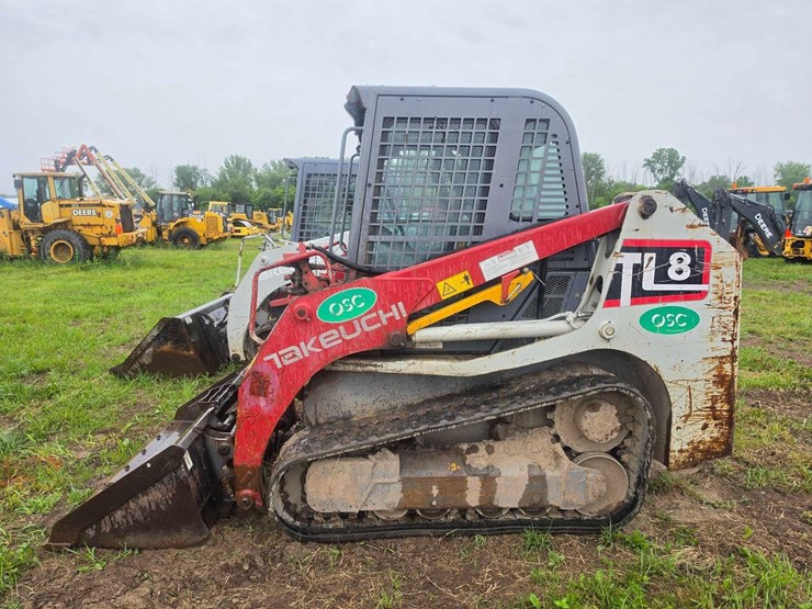 2008-takeuchi-tl8-image-1