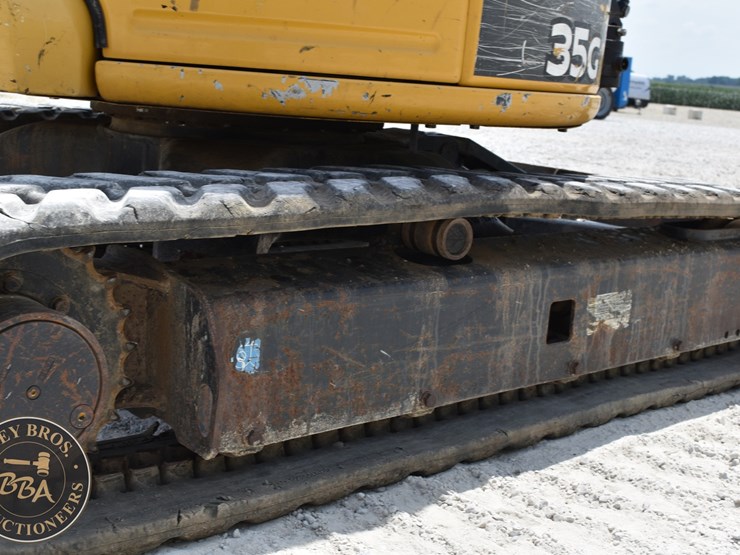 2020-deere-35g-image-35