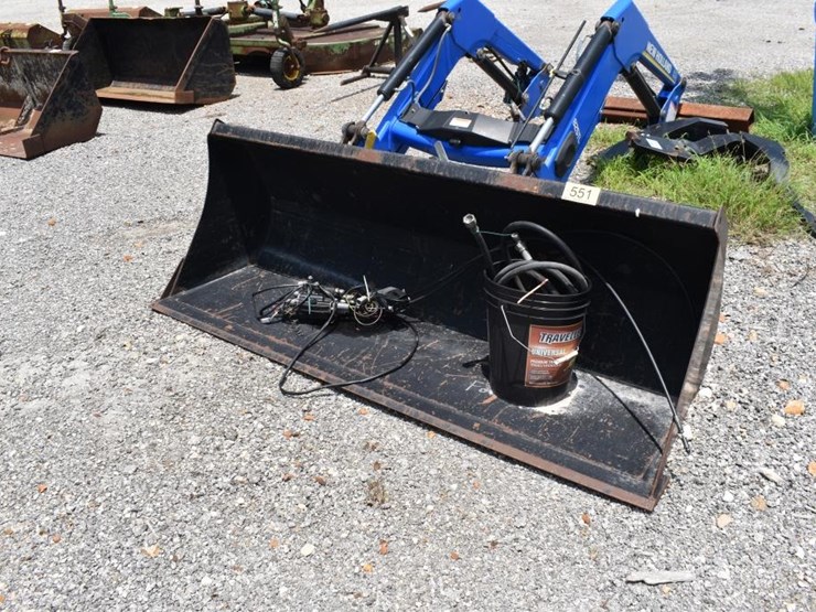 new-holland-825tl-image-1