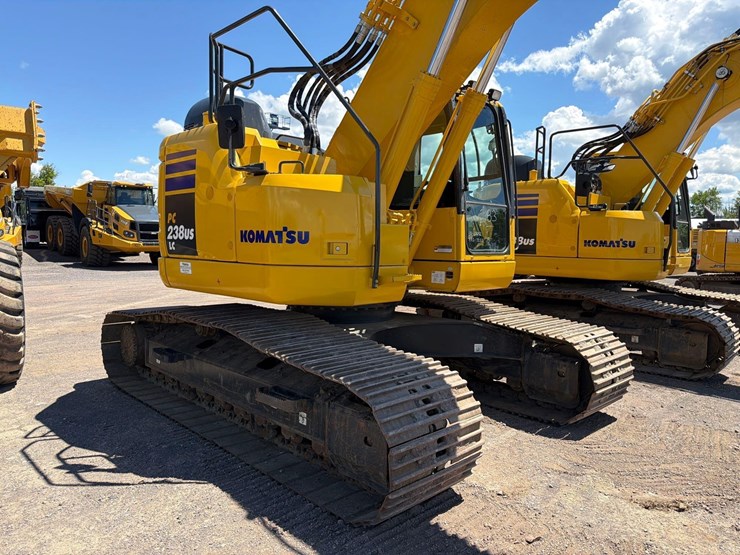 komatsu-pc238us-lc-11-image-4