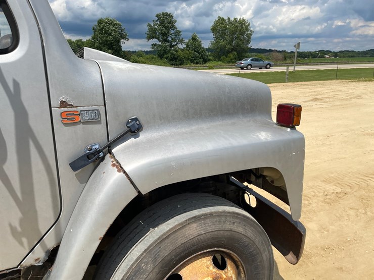 #204-•-1988-international-straight-truck-(has-wi-title)-image-31