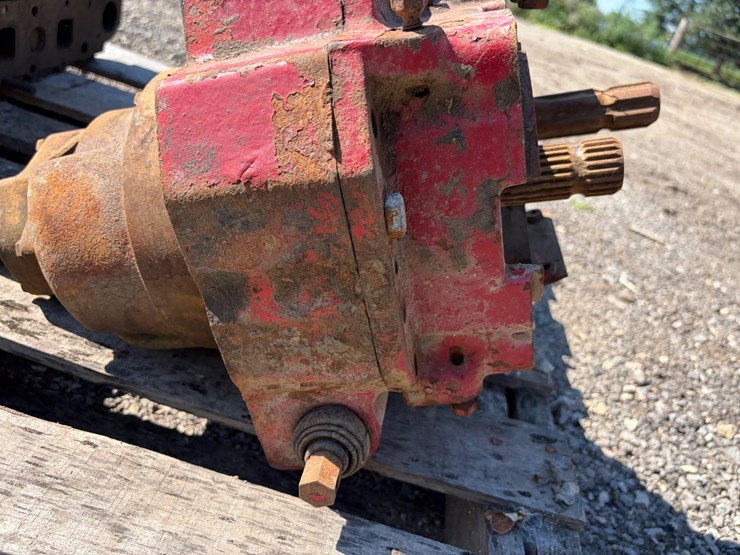 #8354-•-international-dual-pto-and-cylinder-head-image-6