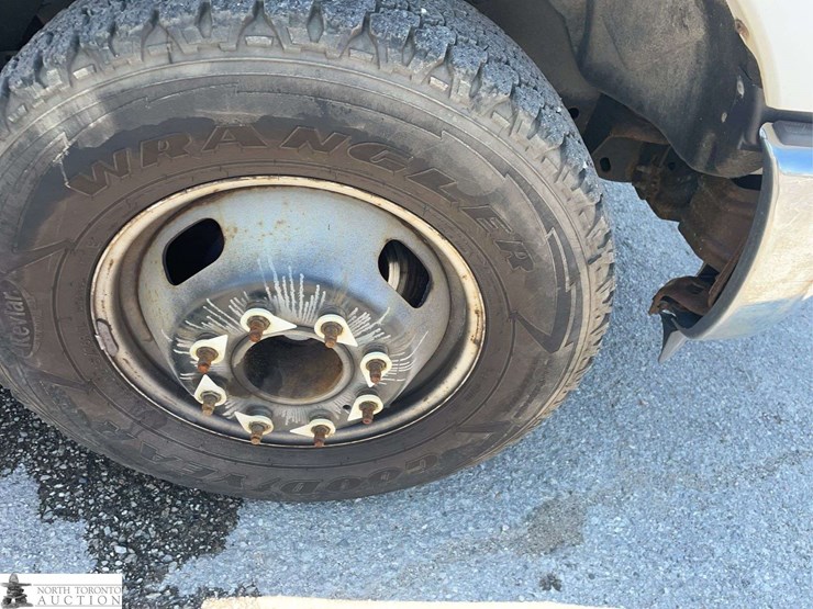 2011-ford-f350-image-29