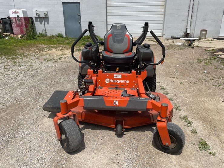 #4860-•-husqvarna-professional-z554-zero-turn-lawn-mower-image-3