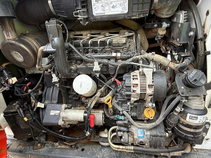2019-bobcat-t595-image-15