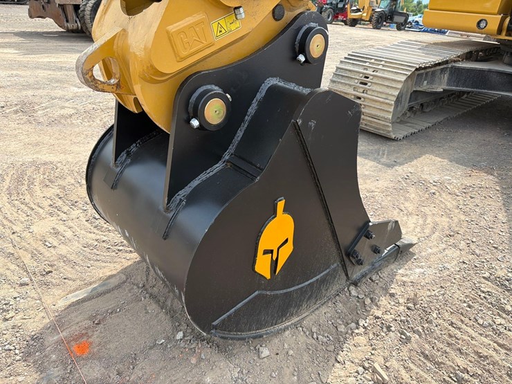 caterpillar-320-image-19