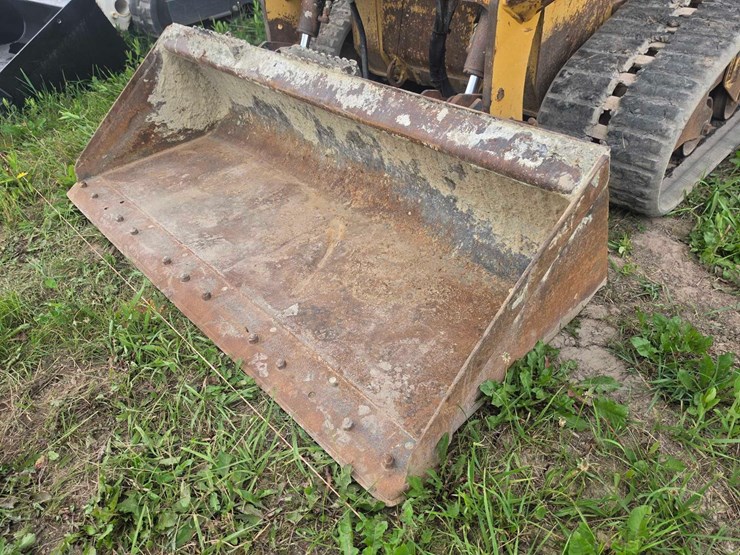 2020-caterpillar-259d3-image-16