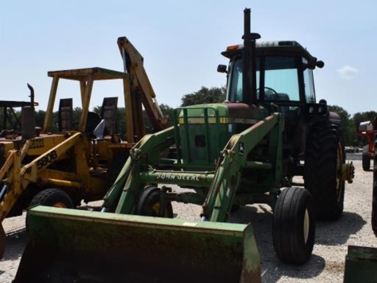 john-deere-4440-image-1