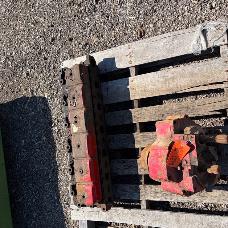 #8354 • International Dual PTO and Cylinder Head