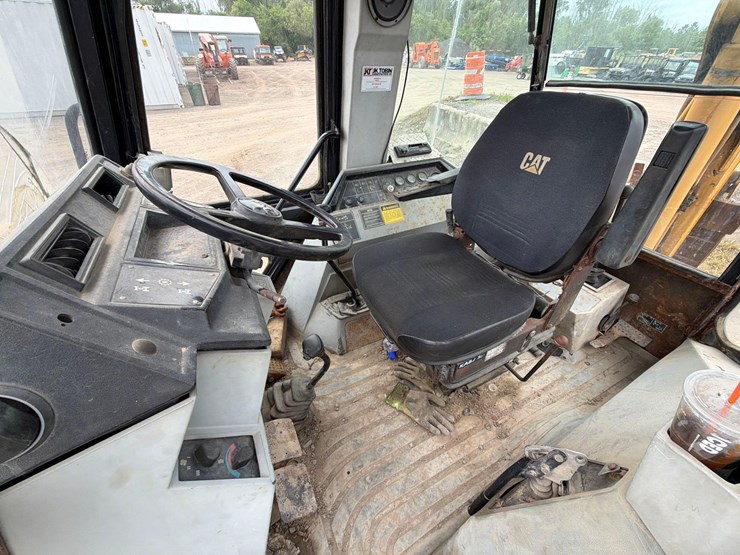 caterpillar-416b-image-17