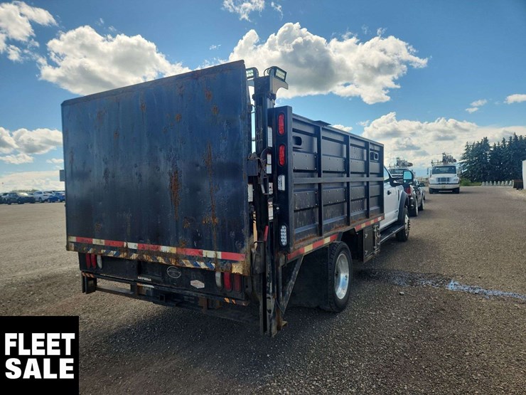2021-ford-f550-image-4