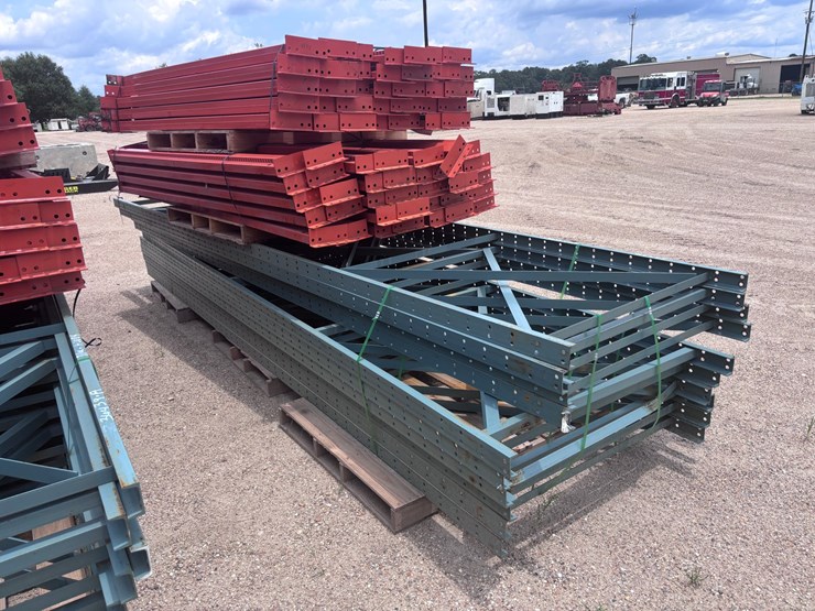 #40085-•-(1)-stack-bolt-on-upright-16ft-x-46in-bolt-on-beams-8ft-x-3-1/2in-pallet-racking-image-1