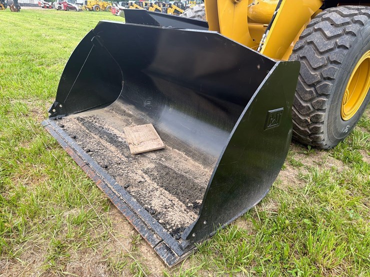 2025-caterpillar-926-image-18