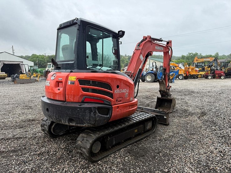 2019-kubota-kx040-image-4