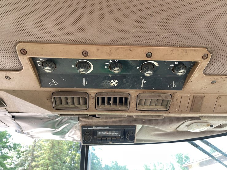 john-deere-2755-image-37