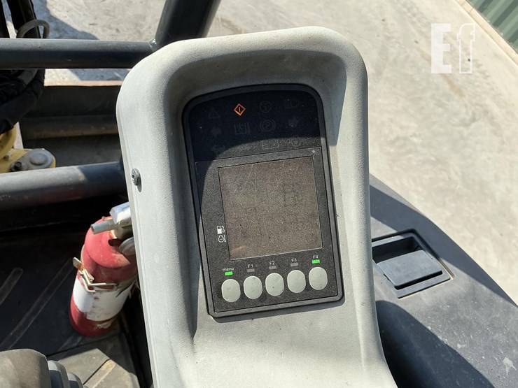2019-yanmar-vio35-6a-image-15