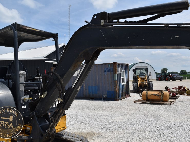 2020-deere-35g-image-21