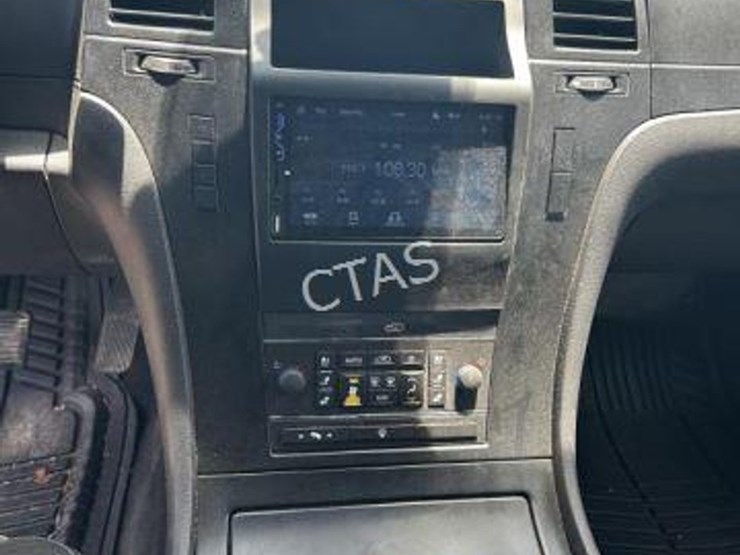 2008-cadillac-escalade-image-16