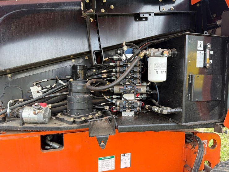 2020-jlg-660sj-image-8
