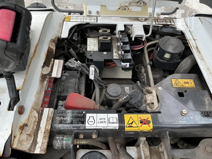 2023-bobcat-e10-image-16