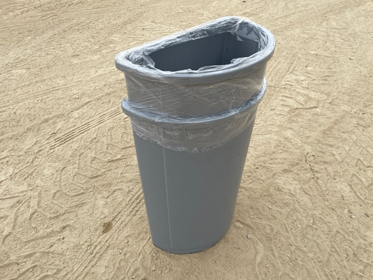 #3408-•-(2)-flush-wall-rubbermaid-recycling-bins-image-2