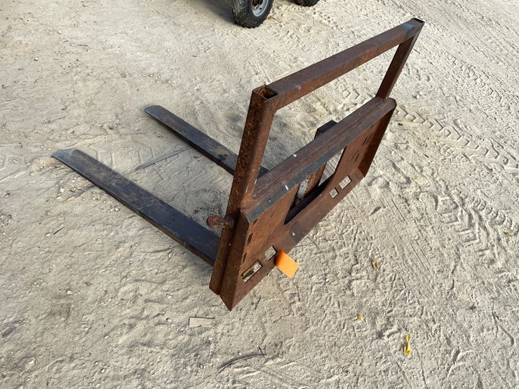 #3398-•-skid-steer-fork-attachment-image-7