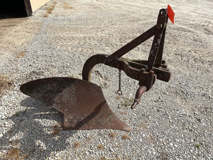 #8322-•-ferguson-3-point-1-bottom-plow-image-3