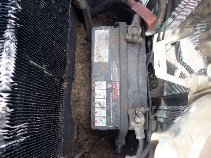 2011-john-deere-1023e-image-63