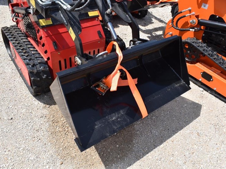 sl380-mini-skid-steer-(serial-#-380cj260209)-image-3