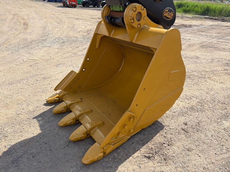 2023-caterpillar-340-image-18