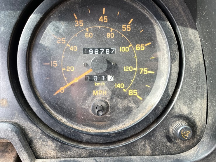 2002-gmc-t8500-image-50
