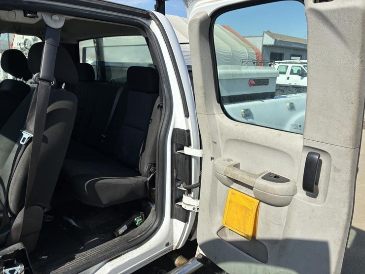2012-gmc-sierra-2500-image-19