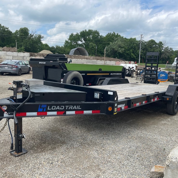 #4867 • 2024 Loadtrail Tandem Axle Equipment Trailer (Has WI Title)