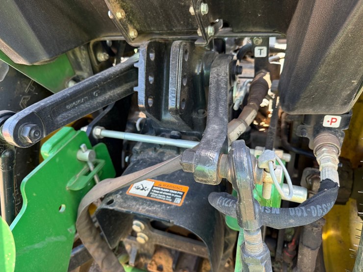 john-deere-3032e-image-30