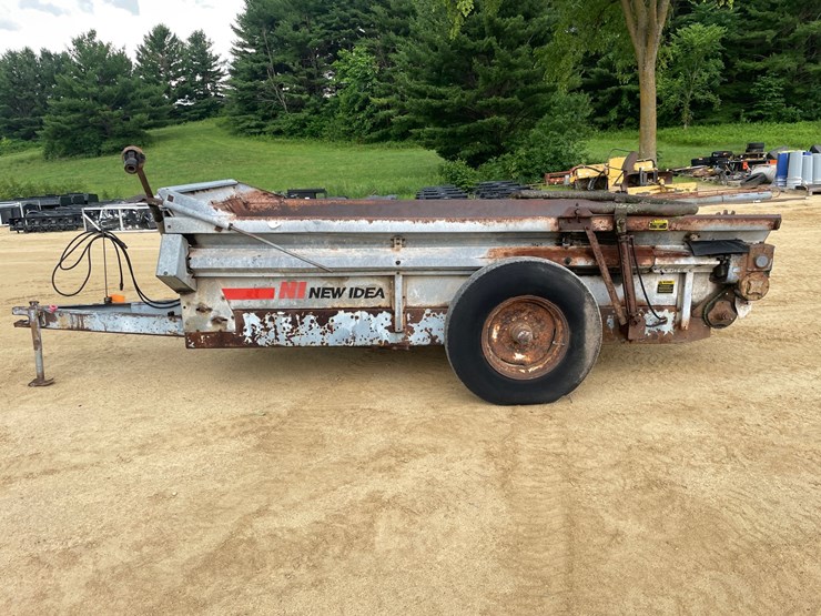 #403-•-new-idea-manure-spreader-image-8