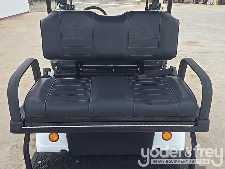2022-evolution-classic-4-pro-electric-cart-4-seater-image-24