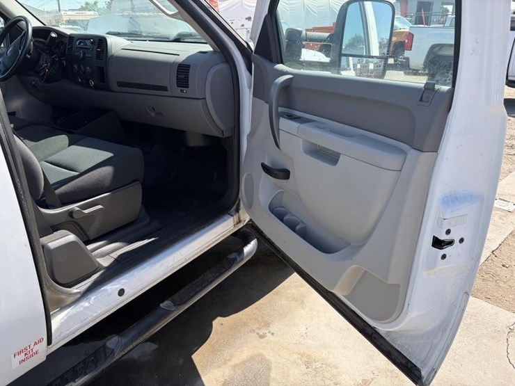 2012-gmc-sierra-2500-image-10