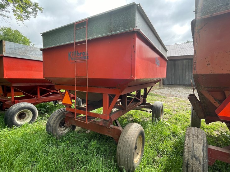 #8312-•-forage-king-73-10-feed-wagon-gravity-box-image-4