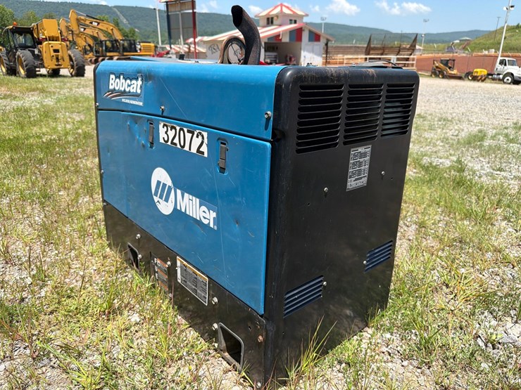 #4043-•-miller-bobcat-250-ac/dc-welder-11,000-watt-generator-image-3