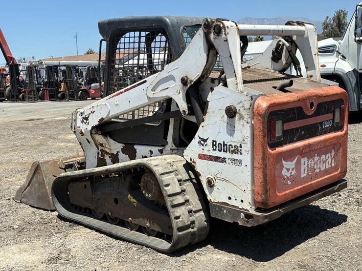 2013-bobcat-t590-image-4