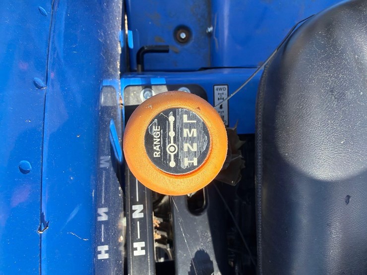 new-holland-boomer-40-image-16