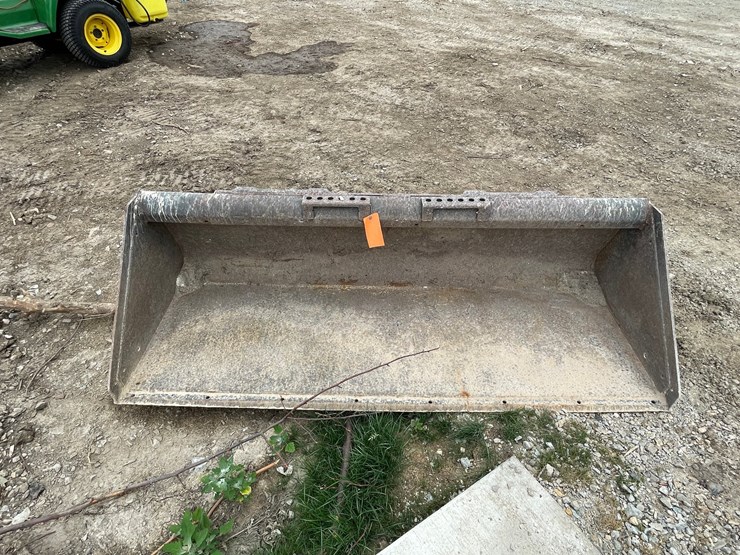 #4876-•-bobcat-74"-universal-mount-bucket-image-2