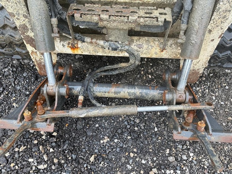 2020-bobcat-t595-image-10