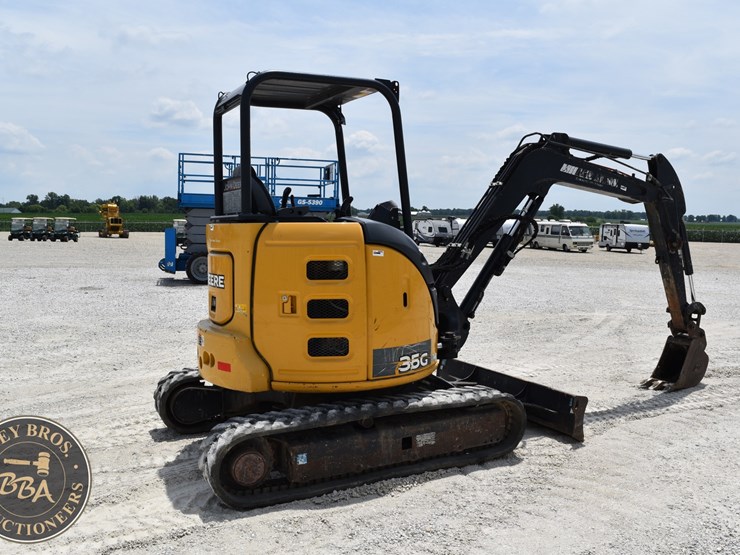 2020-deere-35g-image-14